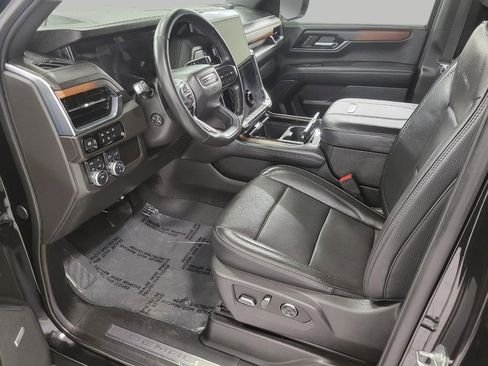 Certified 2025 GMC Yukon XL Denali image 10