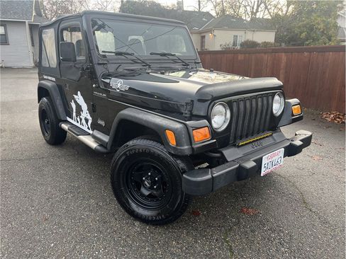 Used 2002 Jeep Wrangler SE image 1