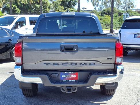 Used 2022 Toyota Tacoma SR5 RWD image 3