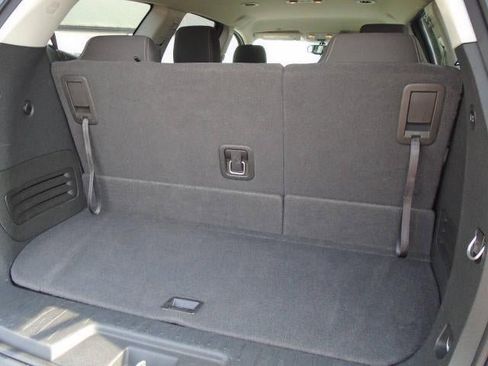 Used 2017 Chevrolet Traverse LT w/ Style and Technology Package image 26