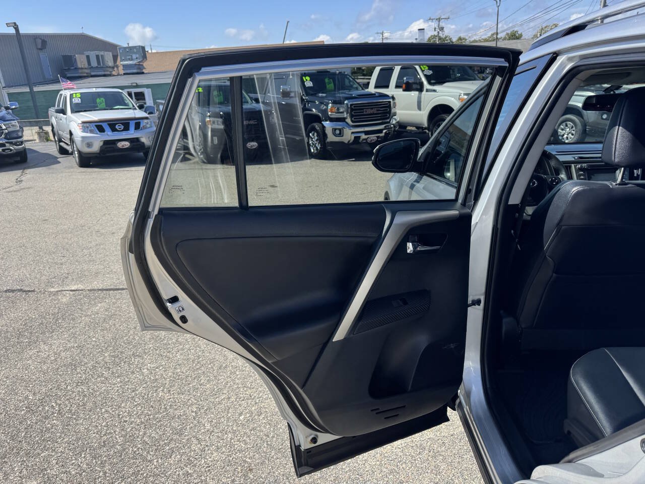 Used 2013 Toyota RAV4 Limited AWD/4WD image 29