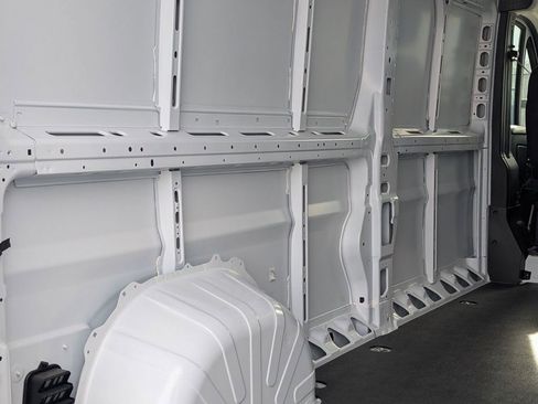 Used 2024 RAM ProMaster 2500 FWD image 16