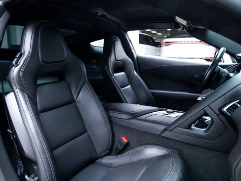 Used 2019 Chevrolet Corvette Z06 RWD image 18