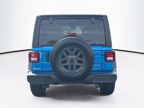 Used 2024 Jeep Wrangler Sport S image 7