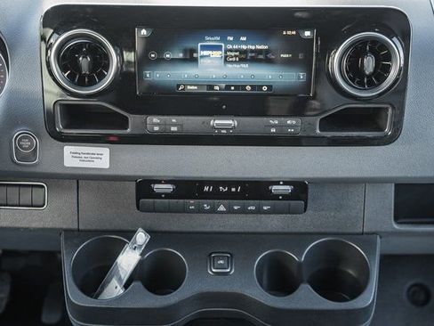 Used 2024 Mercedes-Benz Sprinter 3500 image 22