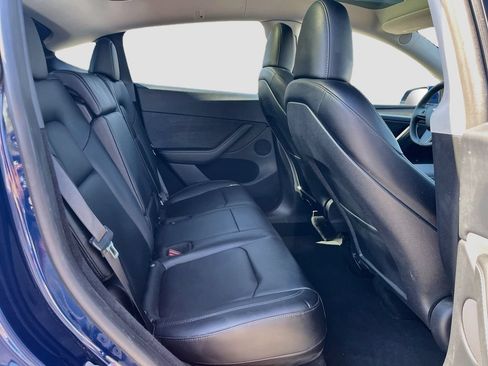 Used 2023 Tesla Model Y Long Range AWD/4WD image 28