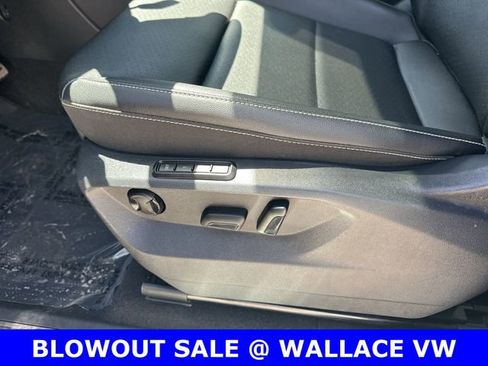 Used 2023 Volkswagen Atlas SEL R-Line image 17