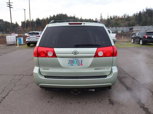 Used 2010 Toyota Sienna LE image 6