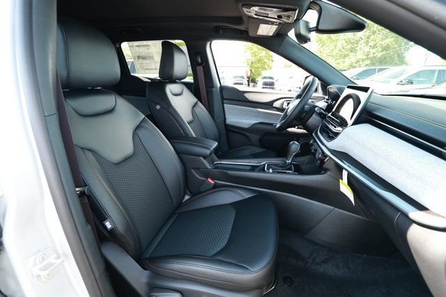 New 2026 Jeep Compass Latitude AWD/4WD image 28