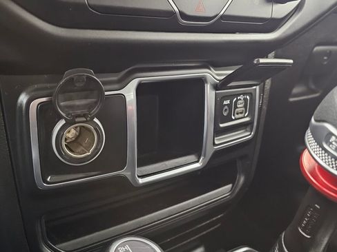 Used 2020 Jeep Wrangler Unlimited Sport image 29