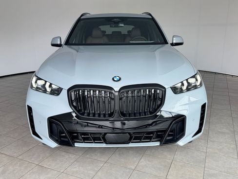 New 2026 BMW X5 xDrive40i w/ M Sport Package AWD/4WD image 6