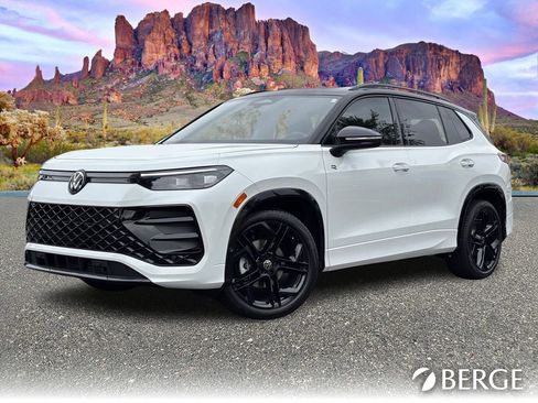 New 2026 Volkswagen Tiguan SE R-Line image 2