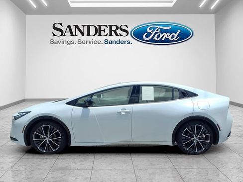 Used 2024 Toyota Prius Limited w/ Limited Premium Package FWD image 5