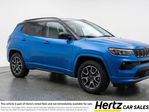 Used 2025 Jeep Compass Trailhawk AWD/4WD image 1