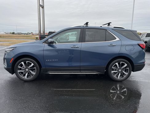 Used 2024 Chevrolet Equinox Premier image 2