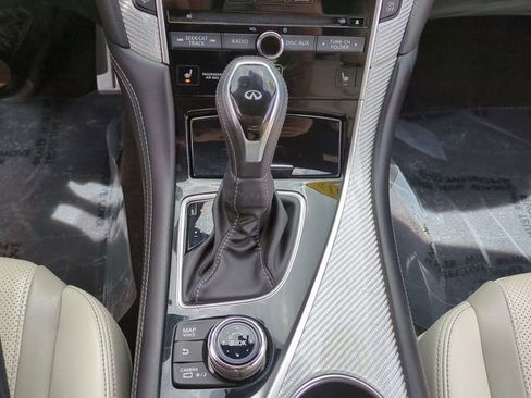 Used 2017 INFINITI Q60 Red Sport 400 RWD image 17