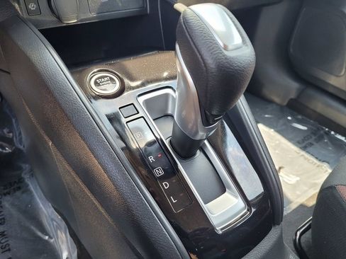 New 2025 Nissan Versa SR w/ Trunk Package image 10