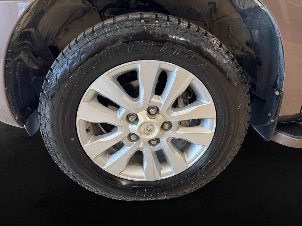 Used 2018 Toyota Sequoia Platinum AWD/4WD image 9