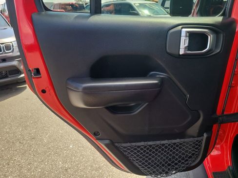 Used 2018 Jeep Wrangler Unlimited Sport S AWD/4WD image 11