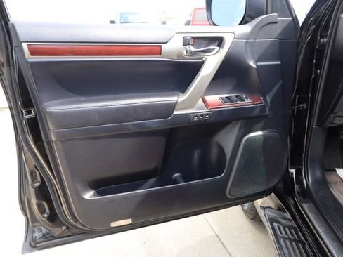 Used 2014 Lexus GX 460 w/ Premium Package AWD/4WD image 10