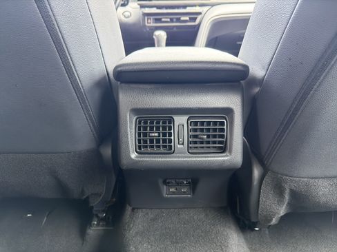 Used 2025 Toyota Camry SE FWD image 28
