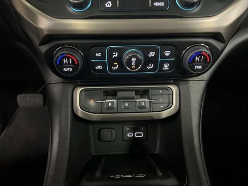 Certified 2023 GMC Acadia Denali w/ Denali Ultimate Package image 18