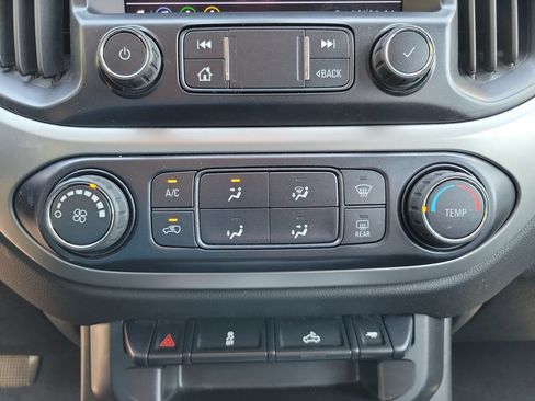 Used 2021 Chevrolet Colorado LT w/ LT Convenience Package RWD image 19