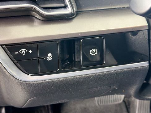 Used 2023 Kia Sportage EX image 12