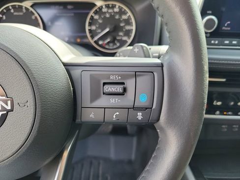 Used 2024 Nissan Rogue SV w/ SV Premium Package AWD/4WD image 25
