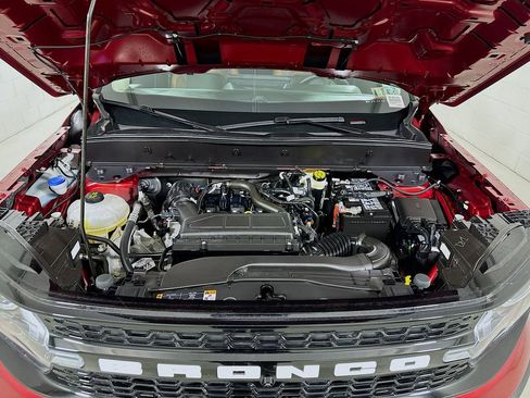 Certified 2025 Ford Bronco Sport Outer Banks w/ Outer Banks Tech Package+ AWD/4WD image 29