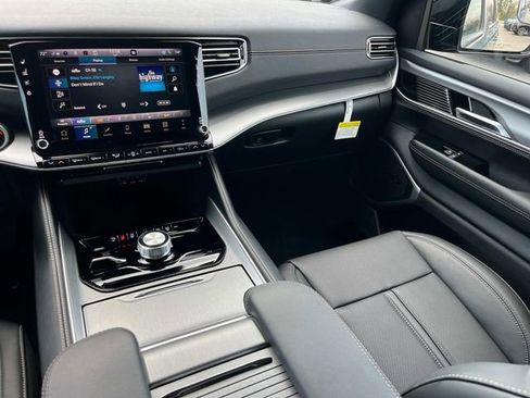New 2026 Jeep Grand Wagoneer L 4WD image 4
