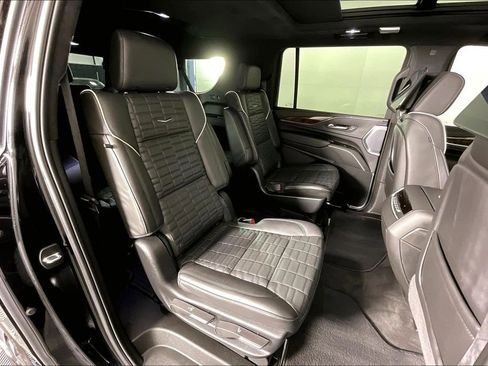 Used 2024 Cadillac Escalade ESV Sport Platinum image 39