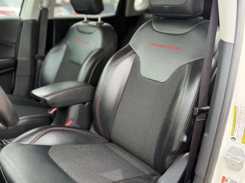 Used 2019 Jeep Compass Trailhawk AWD/4WD image 11