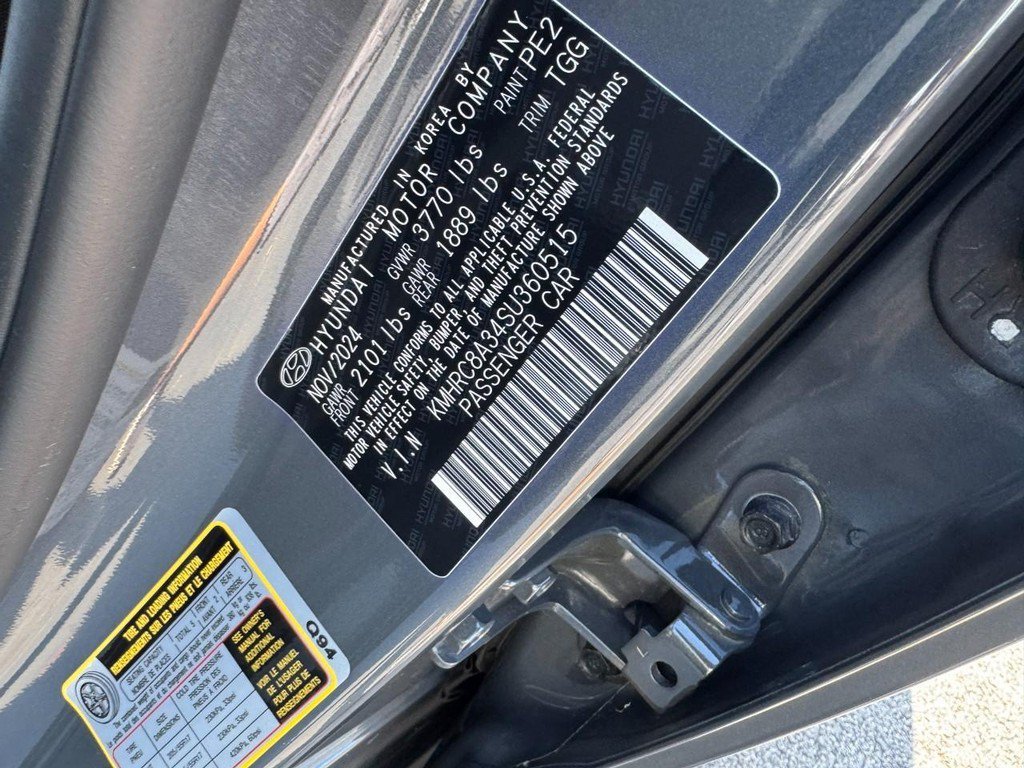 Certified 2025 Hyundai Venue SEL FWD image 24