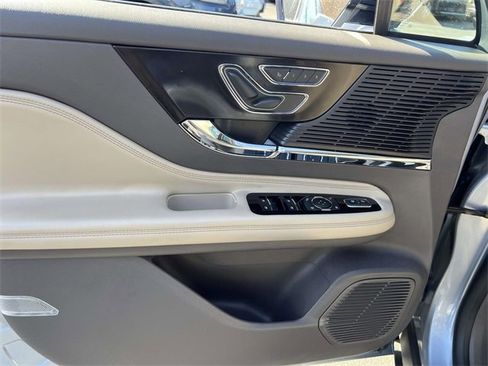 Certified 2022 Lincoln Corsair AWD w/ Premium Package image 20