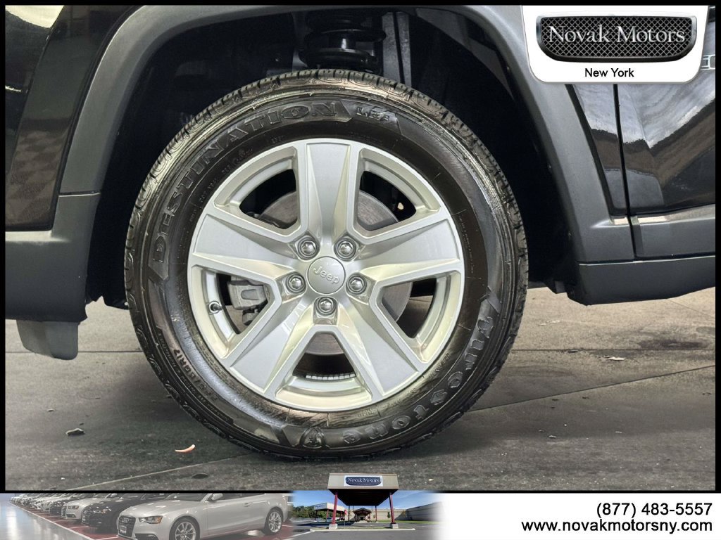 Used 2022 Jeep Compass Latitude AWD/4WD image 9