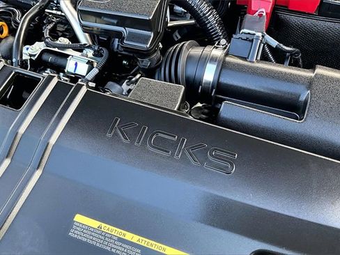 Certified 2025 Nissan Kicks SR image 29