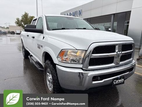 Used 2018 RAM 2500 Tradesman w/ Chrome Appearance Group AWD/4WD image 3
