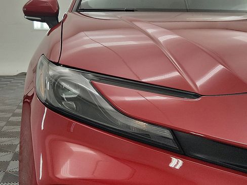 Used 2025 Toyota Camry SE w/ Convenience Package image 28
