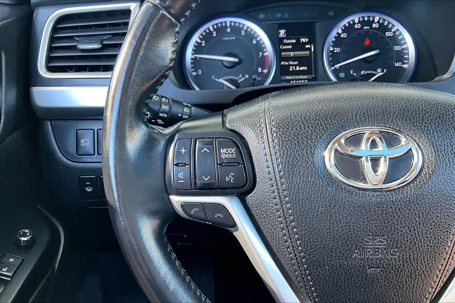 Used 2017 Toyota Highlander Limited FWD image 24