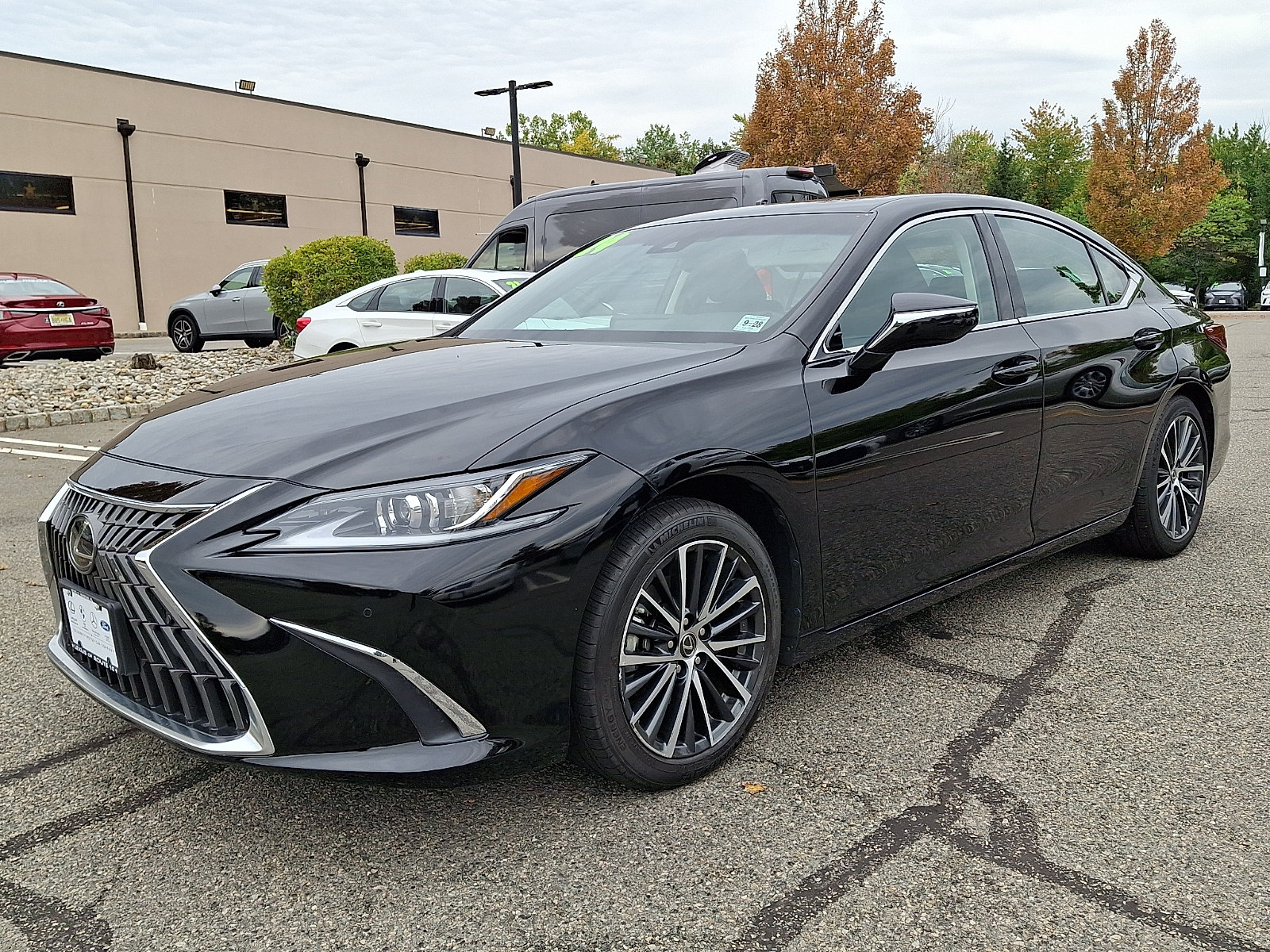 Certified 2024 Lexus ES 350 w/ Premium Package FWD image 3