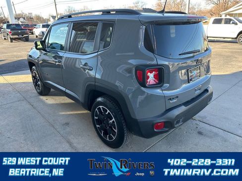 Certified 2023 Jeep Renegade Latitude image 5
