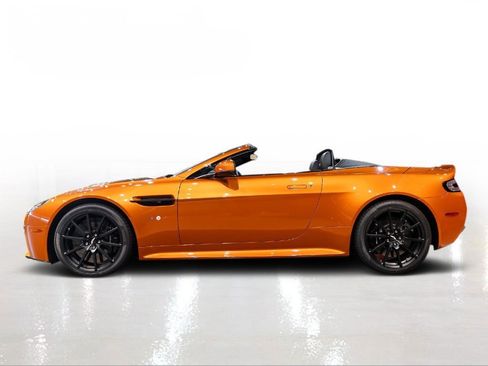 Used 2015 Aston Martin V12 Vantage S image 3