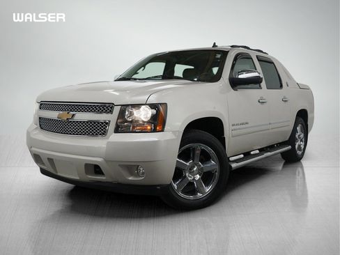 Used 2013 Chevrolet Avalanche LTZ image 1