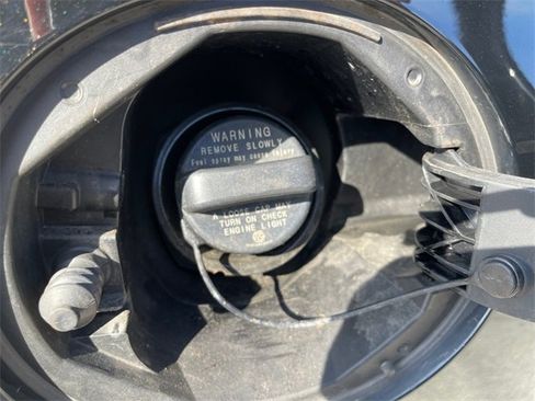 Used 2020 Subaru Outback Premium image 16