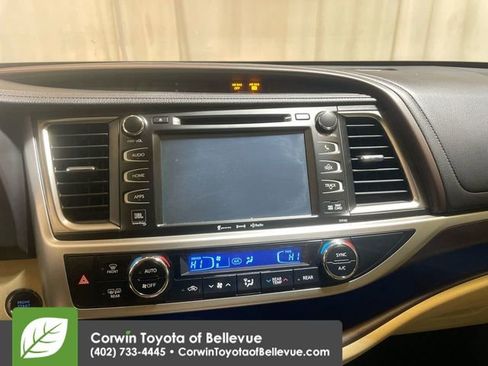 Used 2016 Toyota Highlander Limited Platinum image 13