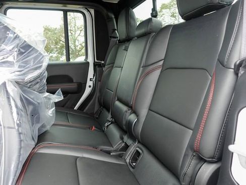 New 2026 Jeep Gladiator Rubicon image 25