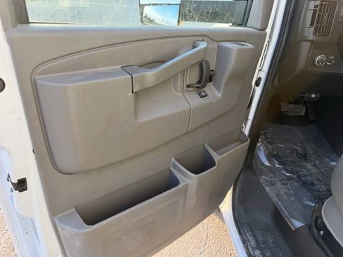 Used 2019 GMC Savana 3500 G3500 159 in. w/ Power Convenience Package image 14