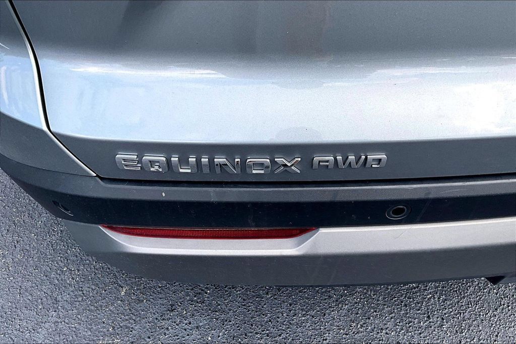 Used 2025 Chevrolet Equinox LT AWD/4WD image 23
