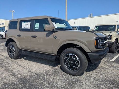 New 2026 Ford Bronco Outer Banks image 3